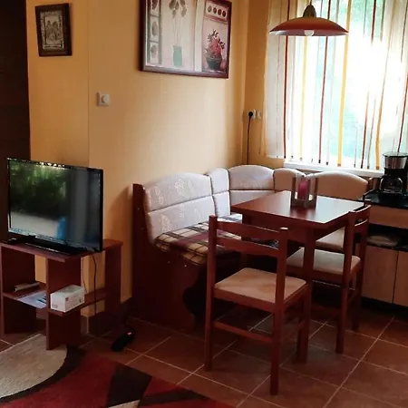 Regina Apartman *